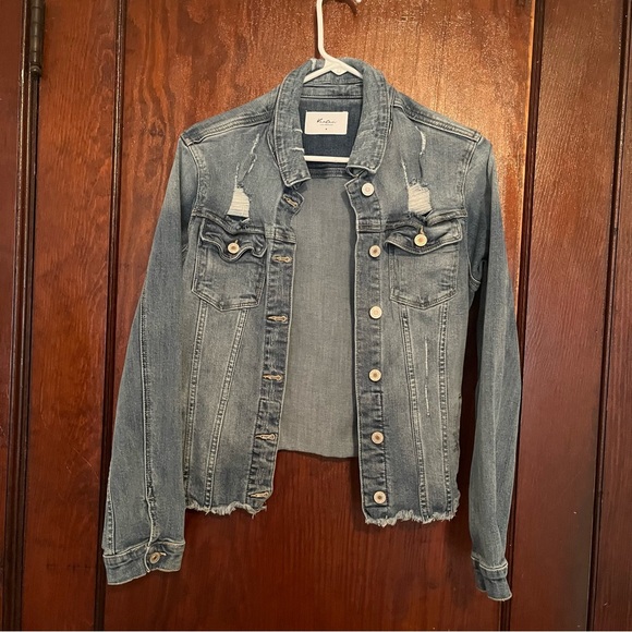 Kancan jacket women SZ MD denim button front, 2 pockets, cuff, frayed bottom hem - Picture 2 of 7